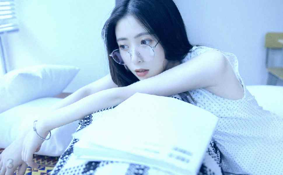 震惊！19岁机车仔夜撩制服JK妹，竟用“猫会后空翻”骗回出租屋激情内射！