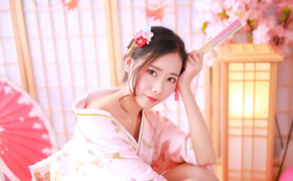 惊呆了！小表妹暑假归来穿上校服，竟然被表哥这样疯狂折腾？！画面太刺激不敢相信！