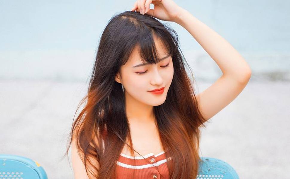网络招聘陷阱曝光：政法大学清纯女生李莹遭骗拍不雅视频被售卖