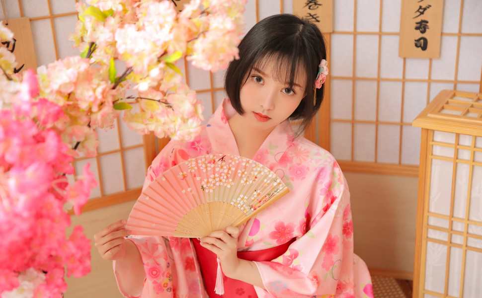 惊天反转！广东抖音女神明日花绮伦竟被金主秘密调教，38E傲人身材无套激战片段全网疯传现场图1