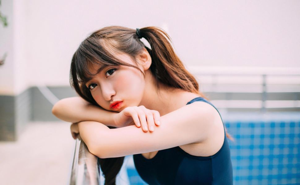 四川卫校女生谷盼盼与男友私密视频遭曝光，清纯形象背后的另一面引热议